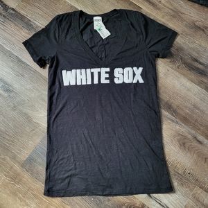 💚PINK White Sox shirt